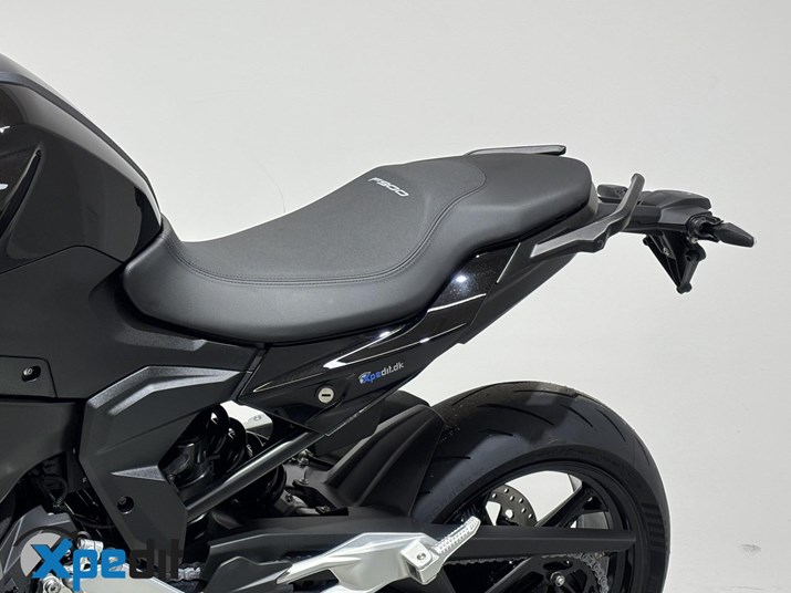 BMW F 900 R BMW F 900 R